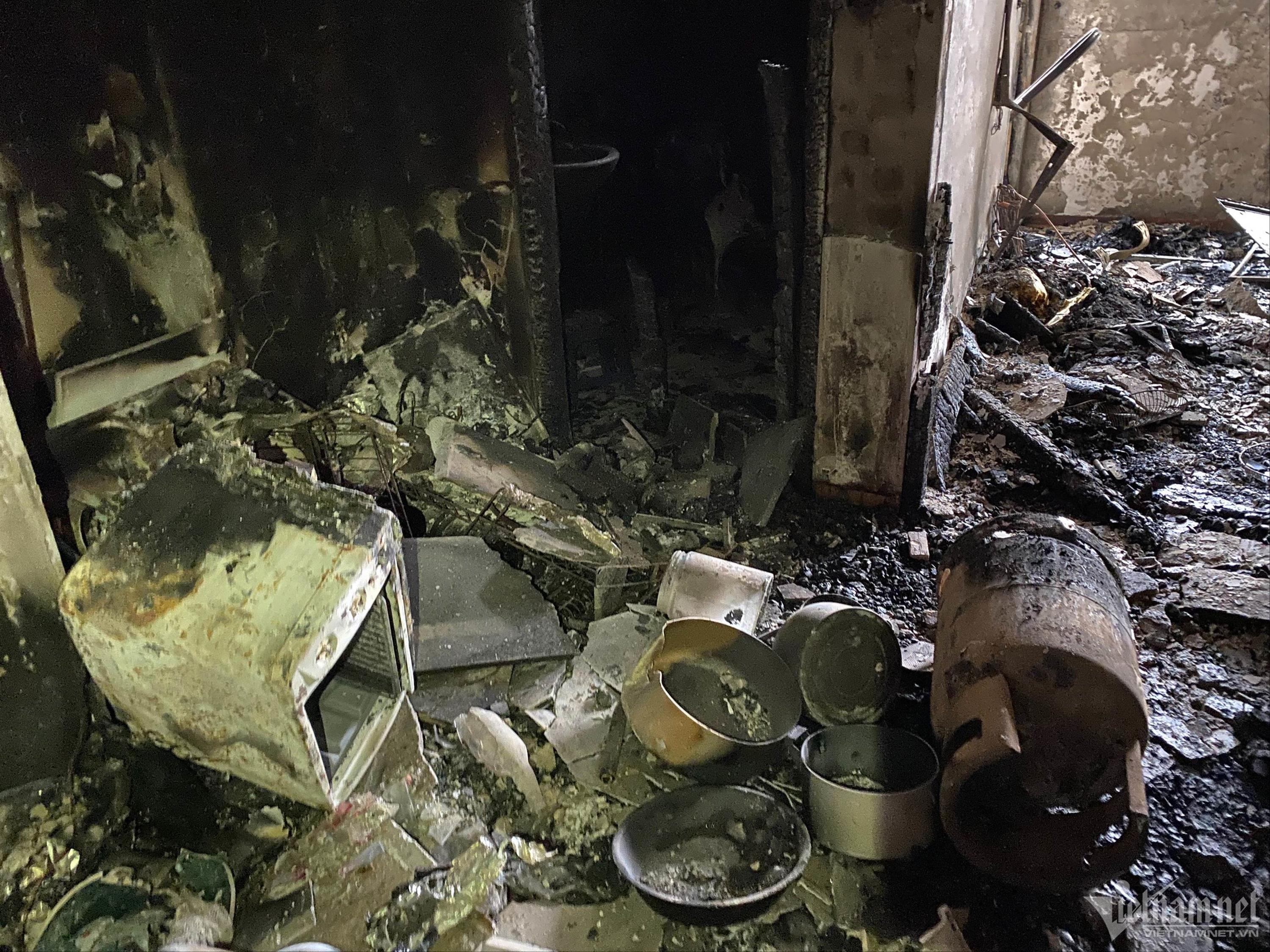 Hà Nội: Hiện trường vụ cháy chung cư mini 150 người ở tại Khương Hạ-10