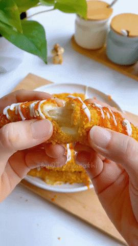 Làm phô mai que giòn rụm, thơm ngậy mà không cần dùng dầu ăn-5