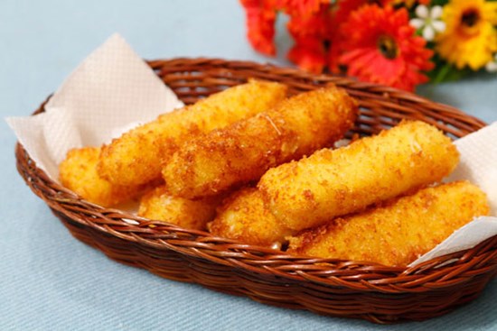 Làm phô mai que giòn rụm, thơm ngậy mà không cần dùng dầu ăn