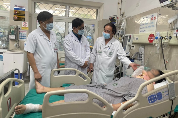 Vụ cháy chung cư mini ở Hà Nội: Nhiều nạn nhân vào viện không có ai chăm sóc-1