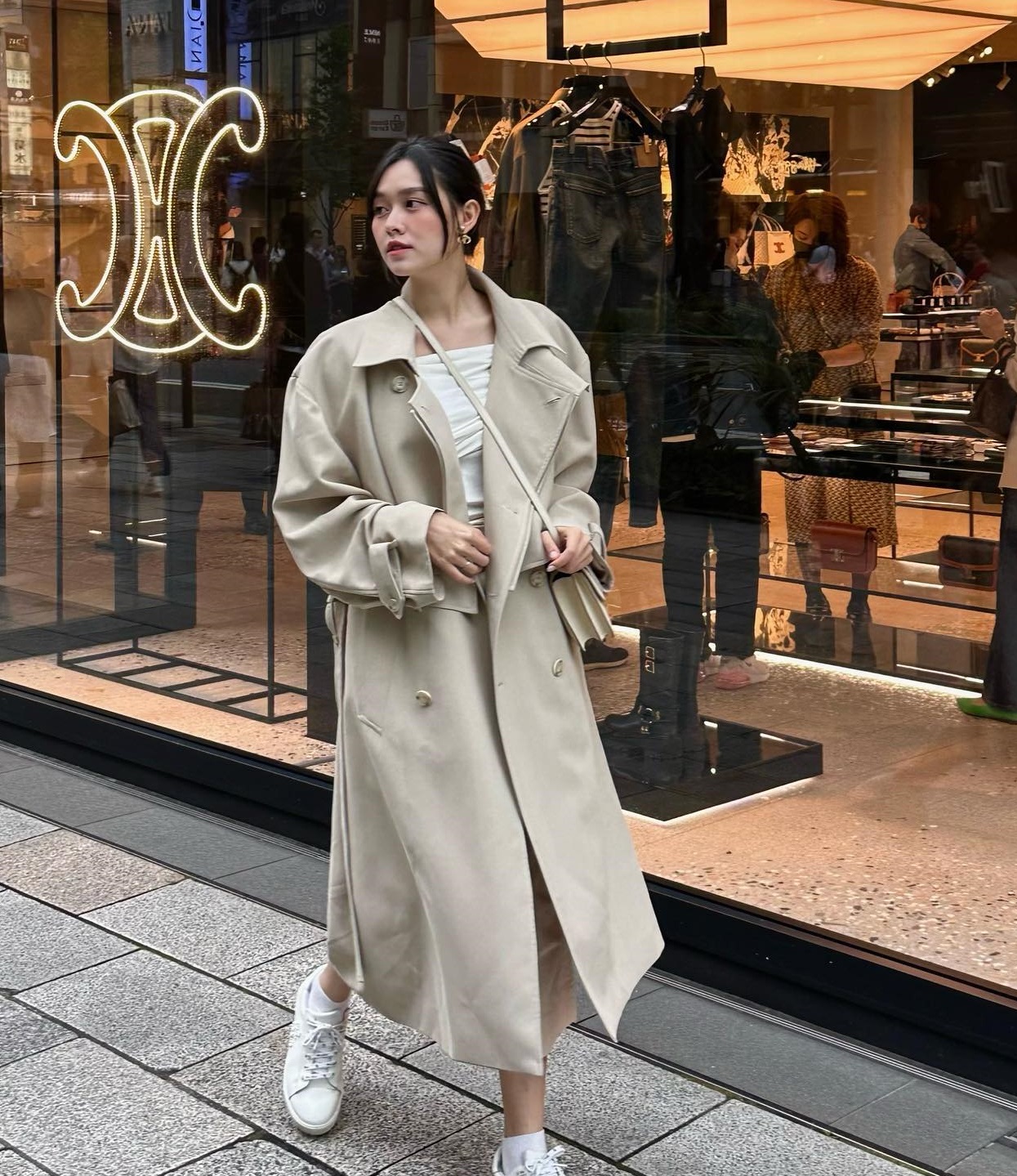 Diện trang phục màu trung tính trẻ trung, sang xịn mịn như Á hậu Tường San-2