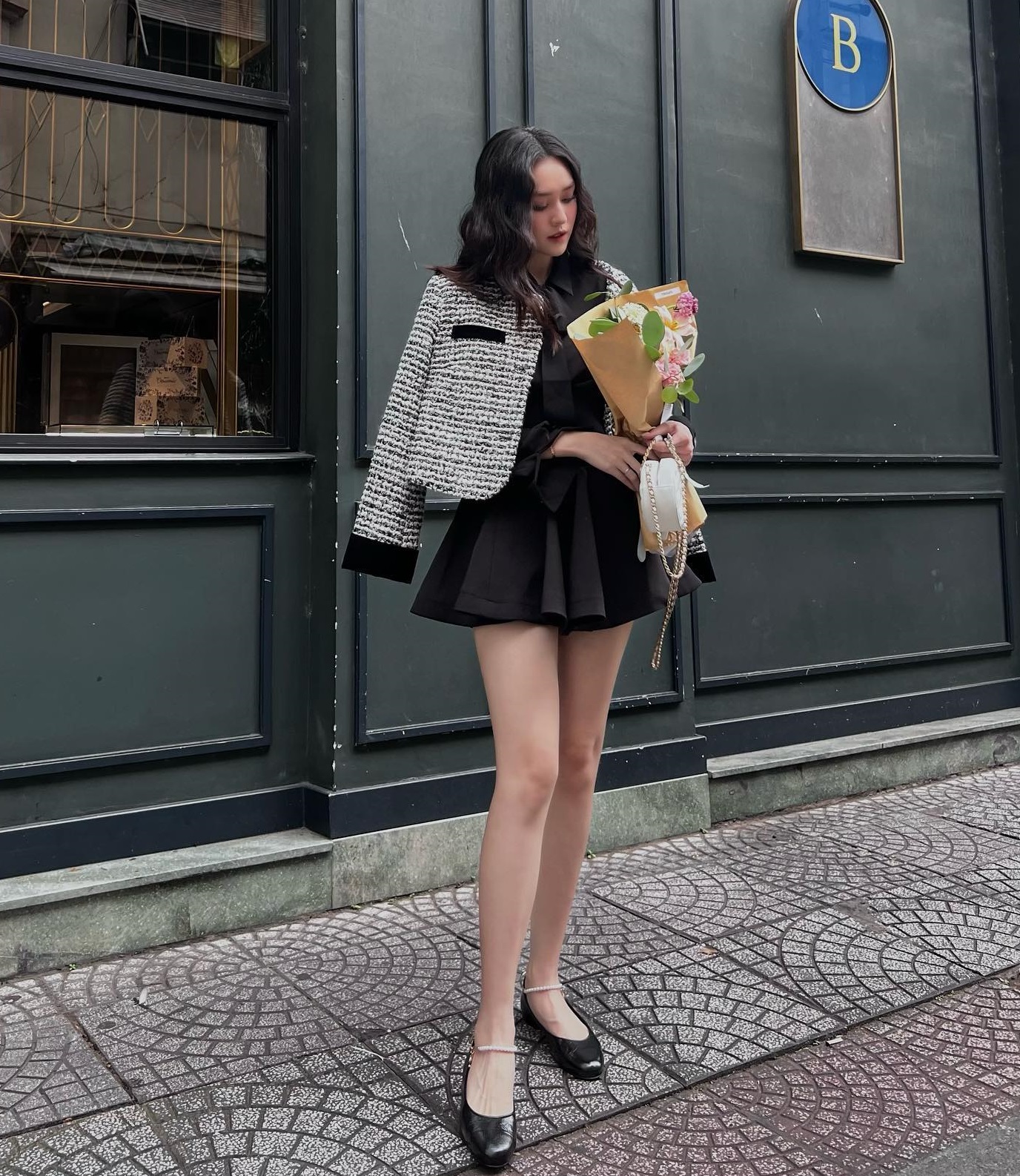 Diện trang phục màu trung tính trẻ trung, sang xịn mịn như Á hậu Tường San-5