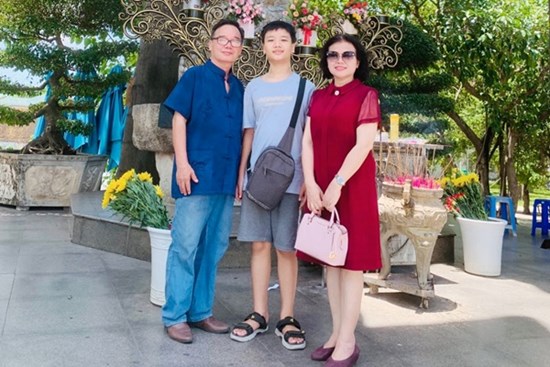 Từng quát mắng vì con quá nhút nhát, hướng nội, mẹ quyết định thay đổi và kết quả ngỡ ngàng