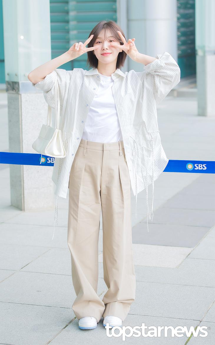 Wendy gợi ý 10 cách diện đồ trẻ trung cho nàng tóc ngắn-4