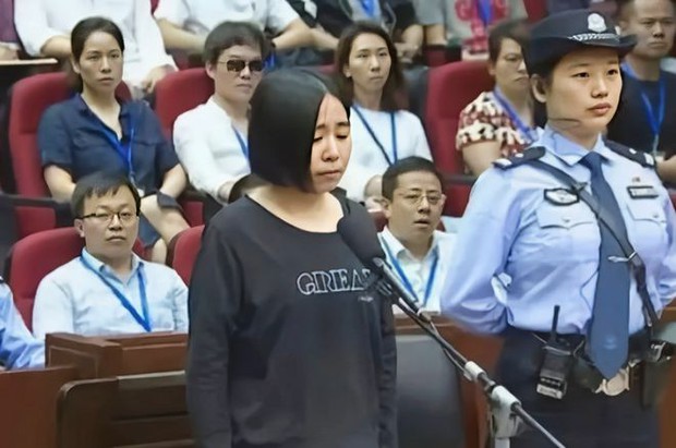 Để có tiền trả nợ, bảo mẫu phóng hỏa đốt nhà gia chủ và những hoài nghi xung quanh người sống sót duy nhất-2