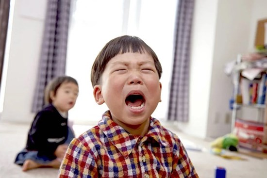 Trò chuyện với đứa trẻ 7 tuổi, nữ giáo sư giật mình trước cách dạy con tai hại