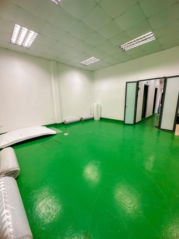 Cải tạo nhà làm chỗ ở, nấu nướng 3 bữa/ ngày miễn phí cho nạn nhân vụ cháy chung cư mini: Có người gọi đến chỉ khóc”-2