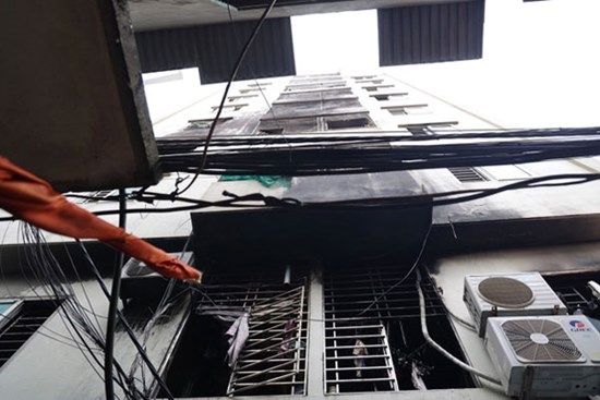 Vụ cháy chung cư mini 56 người chết: Nguyên nhân khiến hàng chục nạn nhân bất ngờ và không có 