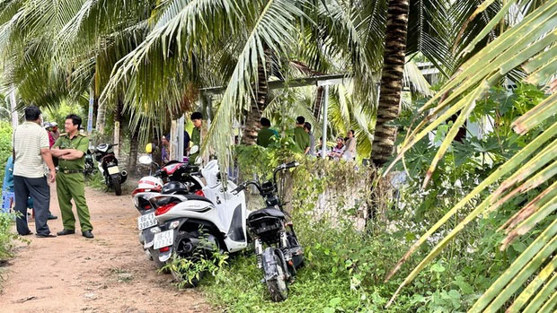 Sau tiếng cười lớn lúc nửa đêm, tá hỏa phát hiện bé trai chết bên mẹ ruột-1