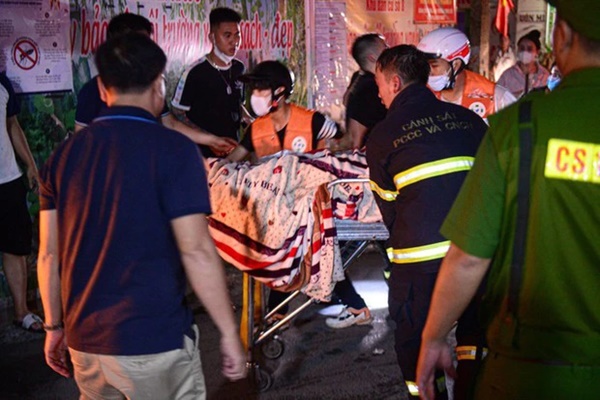 Bình Dương: Bé gái 2 tuổi bỏng nặng do nước sôi từ bình siêu tốc đổ vào mặt-2