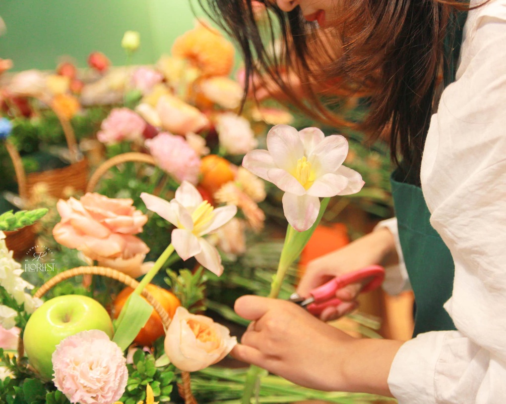 Phía sau thú chơi hoa nhà giàu: Hoa đi máy bay, 3-6 triệu đồng/10 bông-1