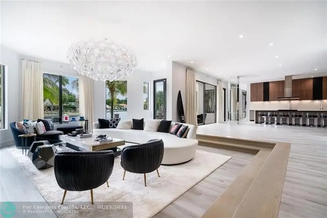 Messi chi 260 tỷ mua biệt thự ở Mỹ: Rộng 10.000m2, có 8 phòng ngủ, 9 phòng tắm-6