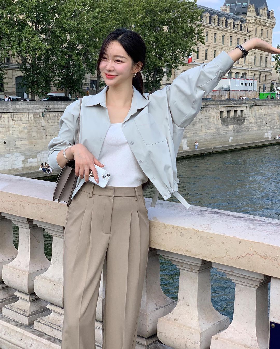 5 kiểu áo khoác nên sắm để mặc đẹp trong mùa thu-9