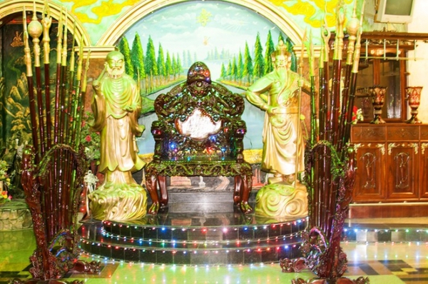 Biệt thự siêu đắt đỏ mang mầu sắc bí ẩn của danh ca từng từ chối nhận 1,2 tỷ của một gia đình-10