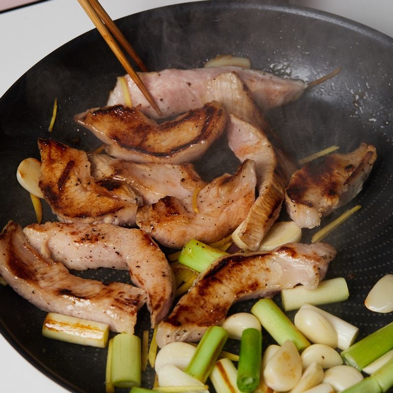 Thịt nọng heo đem chế biến theo cách này thì hao cơm vô cùng!-4