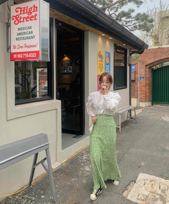 5 kiểu áo rất hợp để phối cùng chân váy dài-7