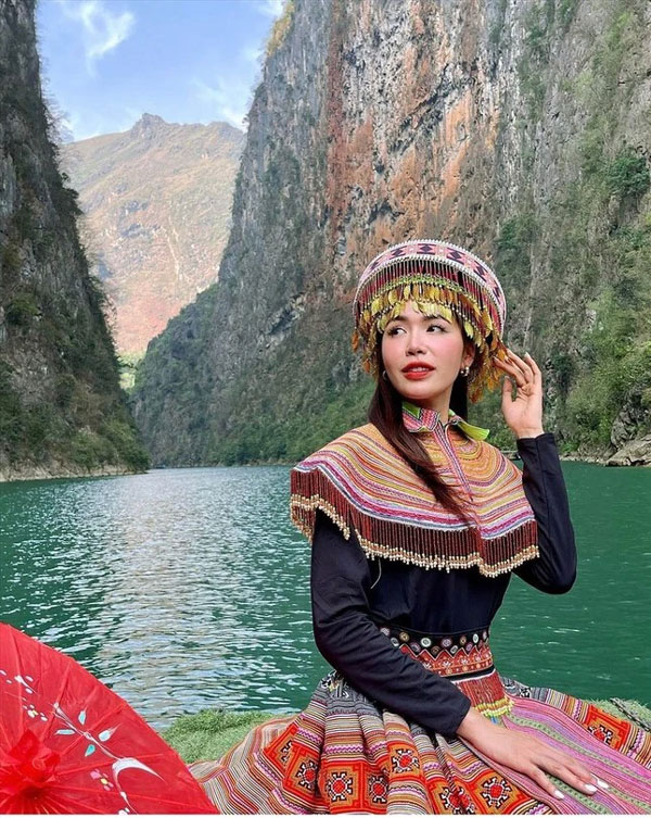 Hà Giang cấm mặc bikini trên tàu, thuyền du lịch sông Nho Quế-2