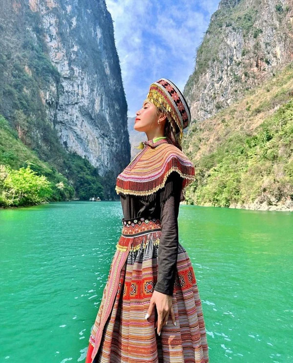 Hà Giang cấm mặc bikini trên tàu, thuyền du lịch sông Nho Quế-3