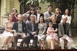 'Gia đình mình vui bất thình lình' tập cuối: Công - Thành - Danh đã già, Long cưới vợ sinh con