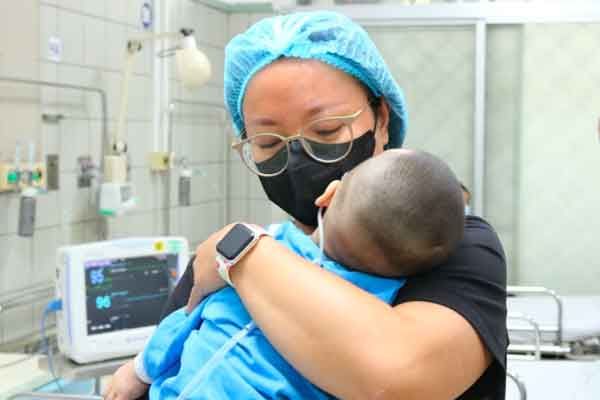 Bé trai 10 tuổi thoát nạn vụ cháy chung cư mini nhờ kỹ năng ở trường học-2