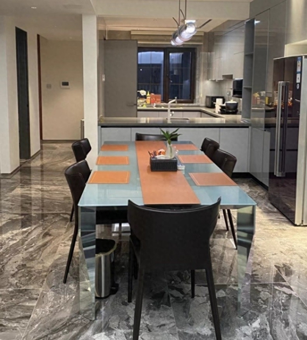 Cuộc sống trong mơ của cô vợ bị chồng bỏ, tự mua nhà 67 tỷ, sống thoải mái không cần đàn ông-4