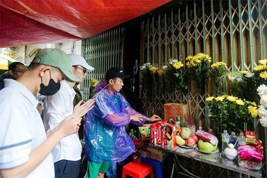 Vụ cháy chung cư mini 56 người tử vong: Đỡ đầu, chăm sóc các cháu mồ côi