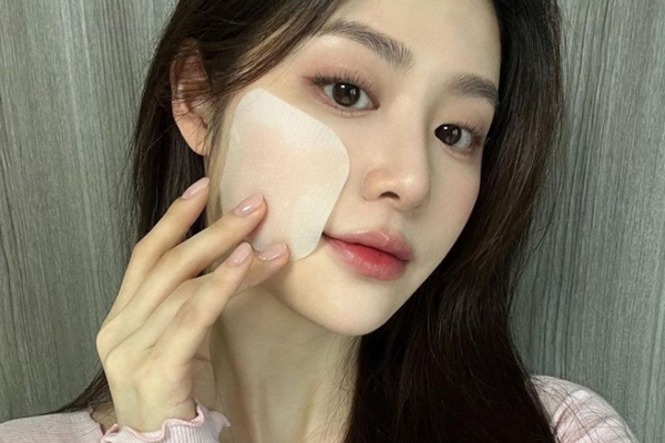 Thêm bước này vào chu trình skincare mùa thu, thao tác chỉ vài giây mà giúp làn da tạm biệt tình trạng sần sùi, khô ráp-2