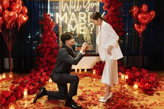 Màn cầu hôn đầu tư, hoành tráng đến mấy phụ nữ cũng đừng vội gật đầu nếu anh ấy có 3 biểu hiện này