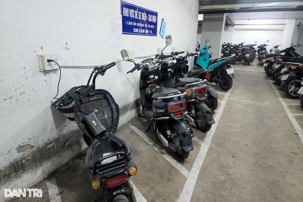 Nhiều chung cư cấm sạc xe qua đêm, có nơi cấm luôn... xe điện-4
