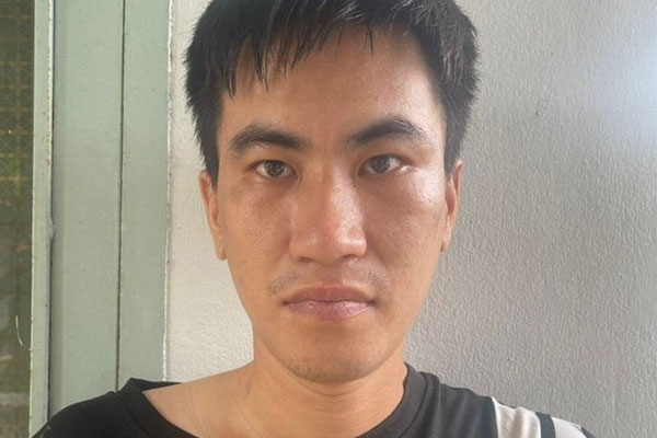 Thợ lắp camera ghi lại clip nóng trong phòng ngủ của khách-1