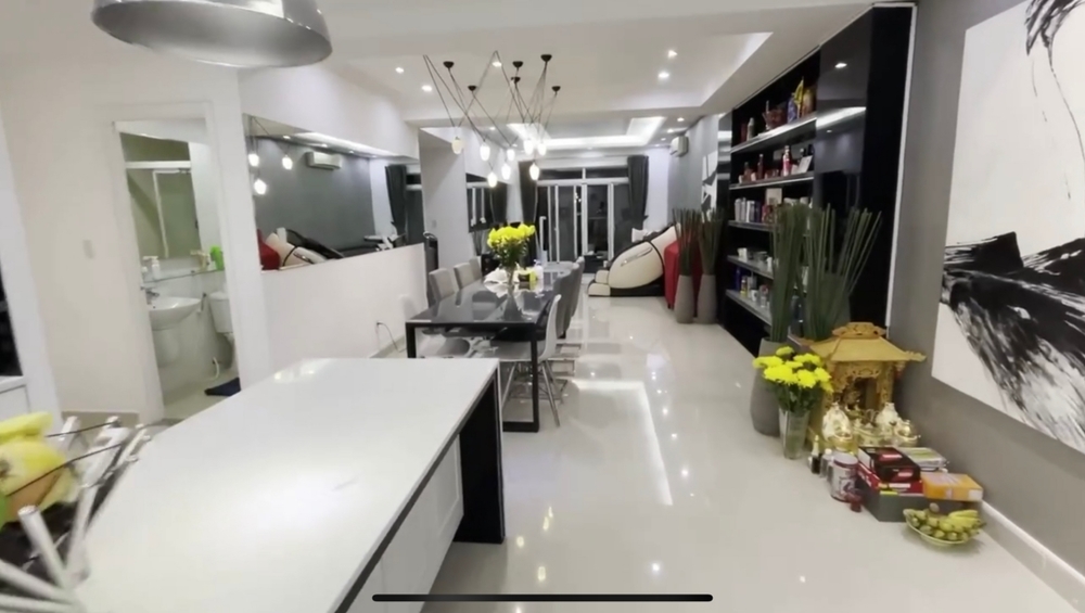 Sống hạnh phúc bên chồng Việt kiều và con riêng, Xuân Lan sở hữu chiếc tủ đặc biệt trong căn hộ hạng sang-8