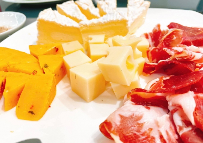 Sống hạnh phúc bên chồng Việt kiều và con riêng, Xuân Lan sở hữu chiếc tủ đặc biệt trong căn hộ hạng sang-17