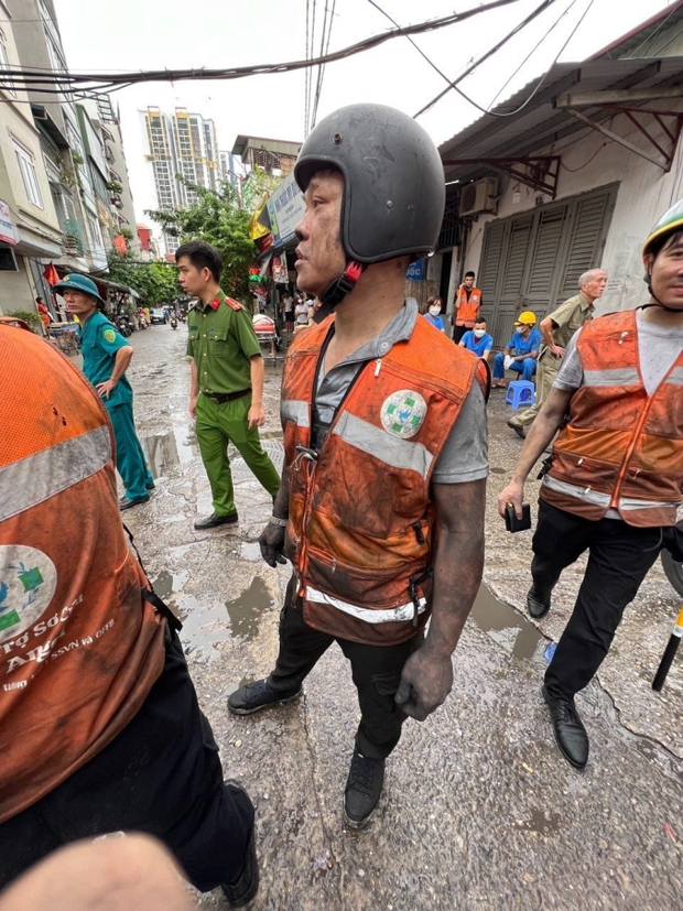 Người hùng áo cam trong vụ cháy chung cư mini: Ám ảnh khoảnh khắc sinh tử, từng yếu lòng muốn dựa vào bạn gái-2