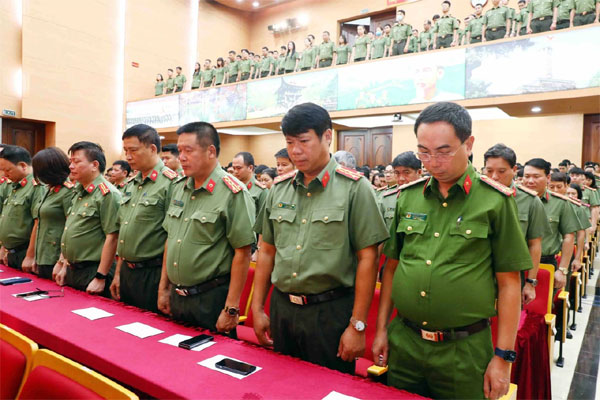 Hà Nội mặc niệm 56 nạn nhân vụ cháy chung cư mini-2