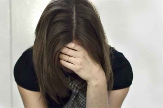 Bị người yêu cũ lừa tiền tỷ, tôi có nên đòi vợ anh ấy?