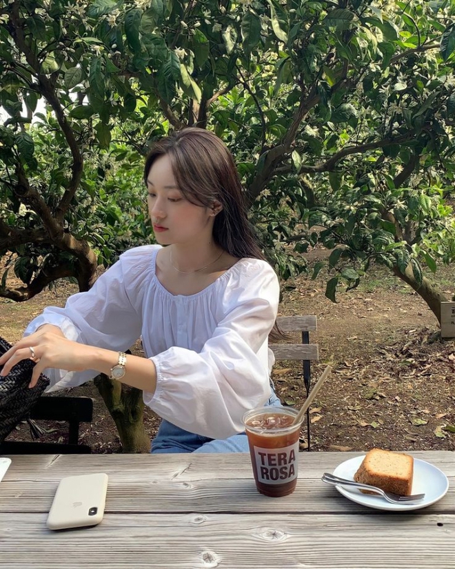 Kiểu áo sắp sửa ‘’chiếm sóng’’ mùa thu, nàng mặc đi làm hay đi chơi đều hợp lý-2