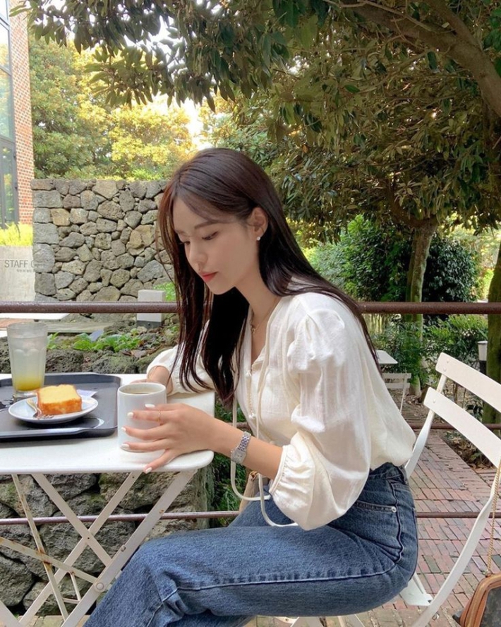 Kiểu áo sắp sửa ‘’chiếm sóng’’ mùa thu, nàng mặc đi làm hay đi chơi đều hợp lý-3