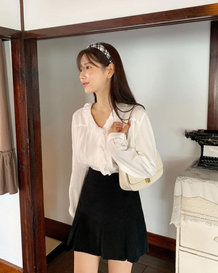 Kiểu áo sắp sửa ‘’chiếm sóng’’ mùa thu, nàng mặc đi làm hay đi chơi đều hợp lý-8