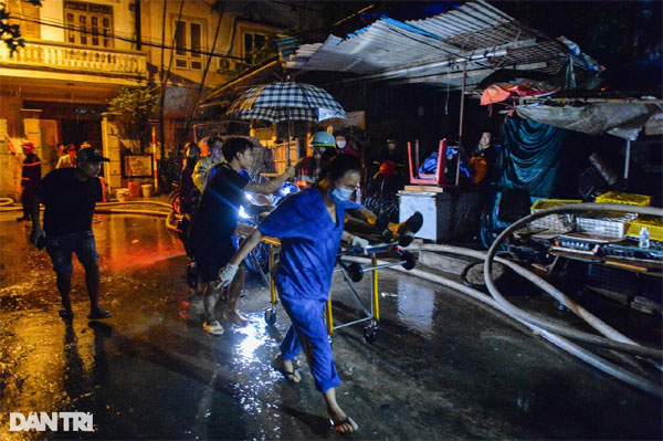 Cháy chung cư: Bé gái sống sót nhờ hàng xóm cứu, được hoa hậu nhận nuôi-2