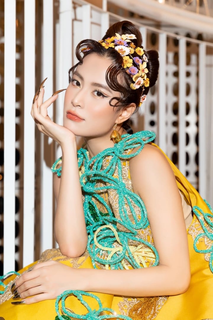 Nhan sắc thay đổi ngày càng xinh đẹp, gợi cảm của Hoàng Thùy Linh-11