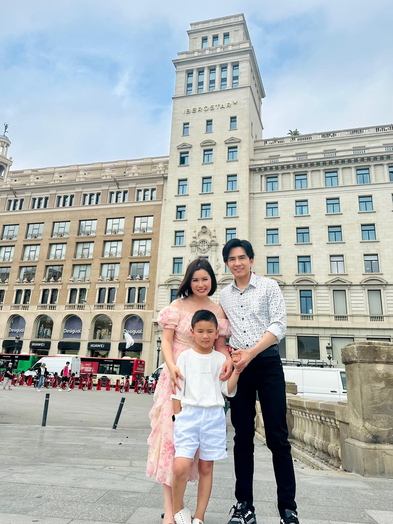 Hòa Minzy và Thủy Tiên có cách xử lý trái ngược khi nói với con chuyện bố mẹ chia tay nhưng chung 1 nguyên tắc-3