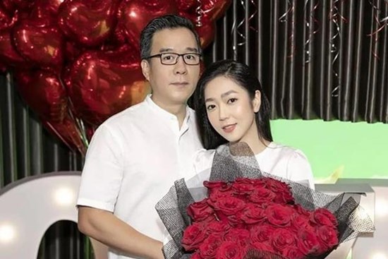 “Vua cá Koi” chia sẻ cuộc sống biến động sau khi Hà Thanh Xuân “chia tay online”, tay vẫn đeo nhẫn cưới