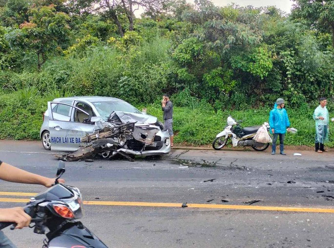Xe con tông xe dạy lái, 1 thầy giáo tử vong-2