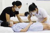 Bé 9 tuổi bị liệt nửa người sau khi vỡ mạch máu não