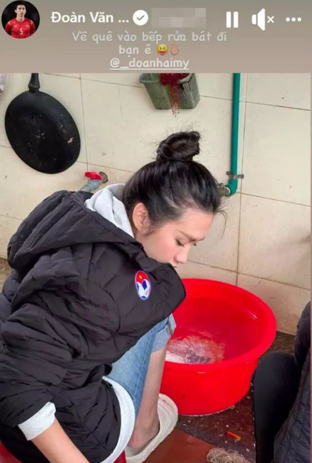 Bố Đoàn Văn Hậu phản ứng bất ngờ về màn cầu hôn của con trai với Doãn Hải My-4