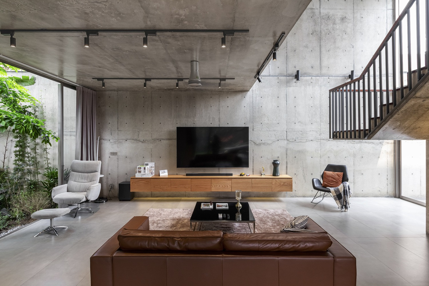 Nhà bê tông bình yên giữa đô thị ở Bắc Giang-3