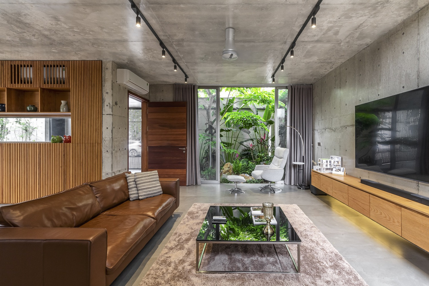 Nhà bê tông bình yên giữa đô thị ở Bắc Giang-6