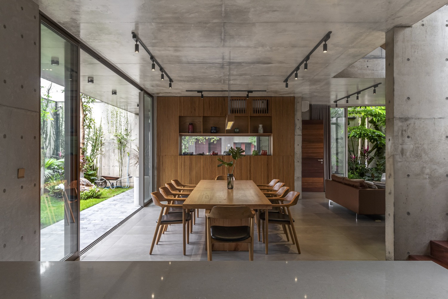 Nhà bê tông bình yên giữa đô thị ở Bắc Giang-7