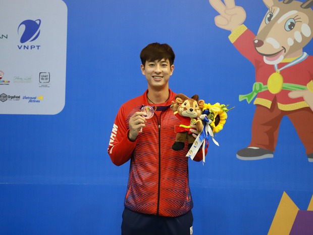 Tay vợt điển trai nhất tuyển cầu lông Việt Nam kết hôn sau 5 năm quen bạn gái hotgirl-2