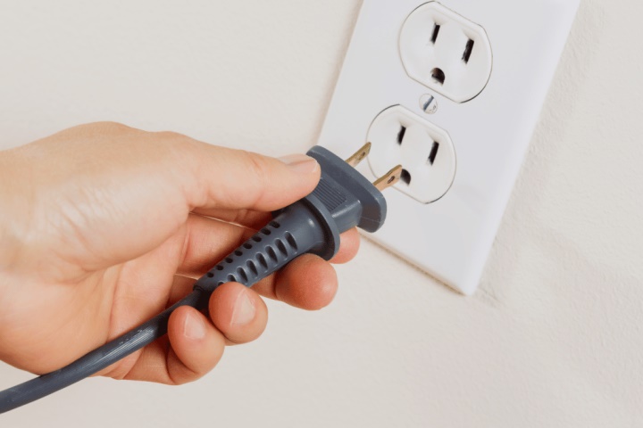 Những sai lầm khi tắt tivi gây tốn điện, máy nhanh hỏng-2